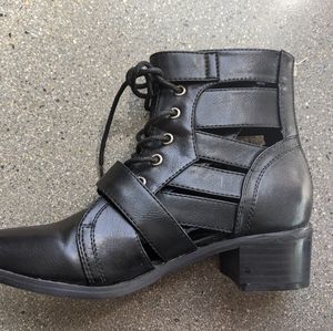 Steve Madden black ankle boots Size 6